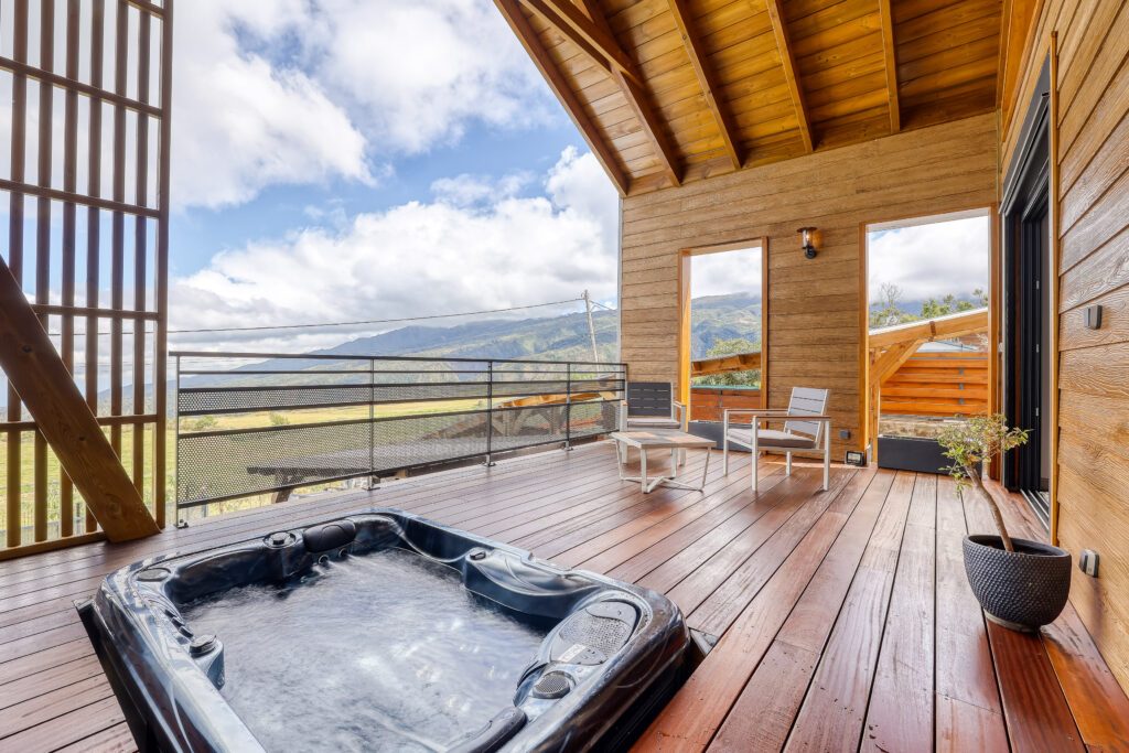 Terrasse en bois d'une maison type Tiny House